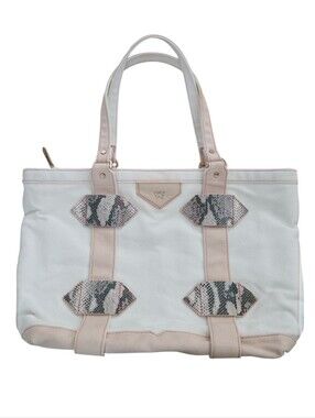 Kelly Wynne Out Of Tow Tote